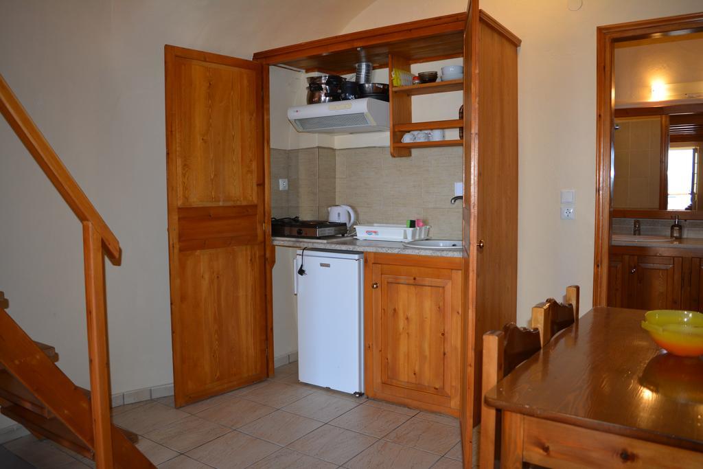 Anemomilos Suites Fira  Dış mekan fotoğraf