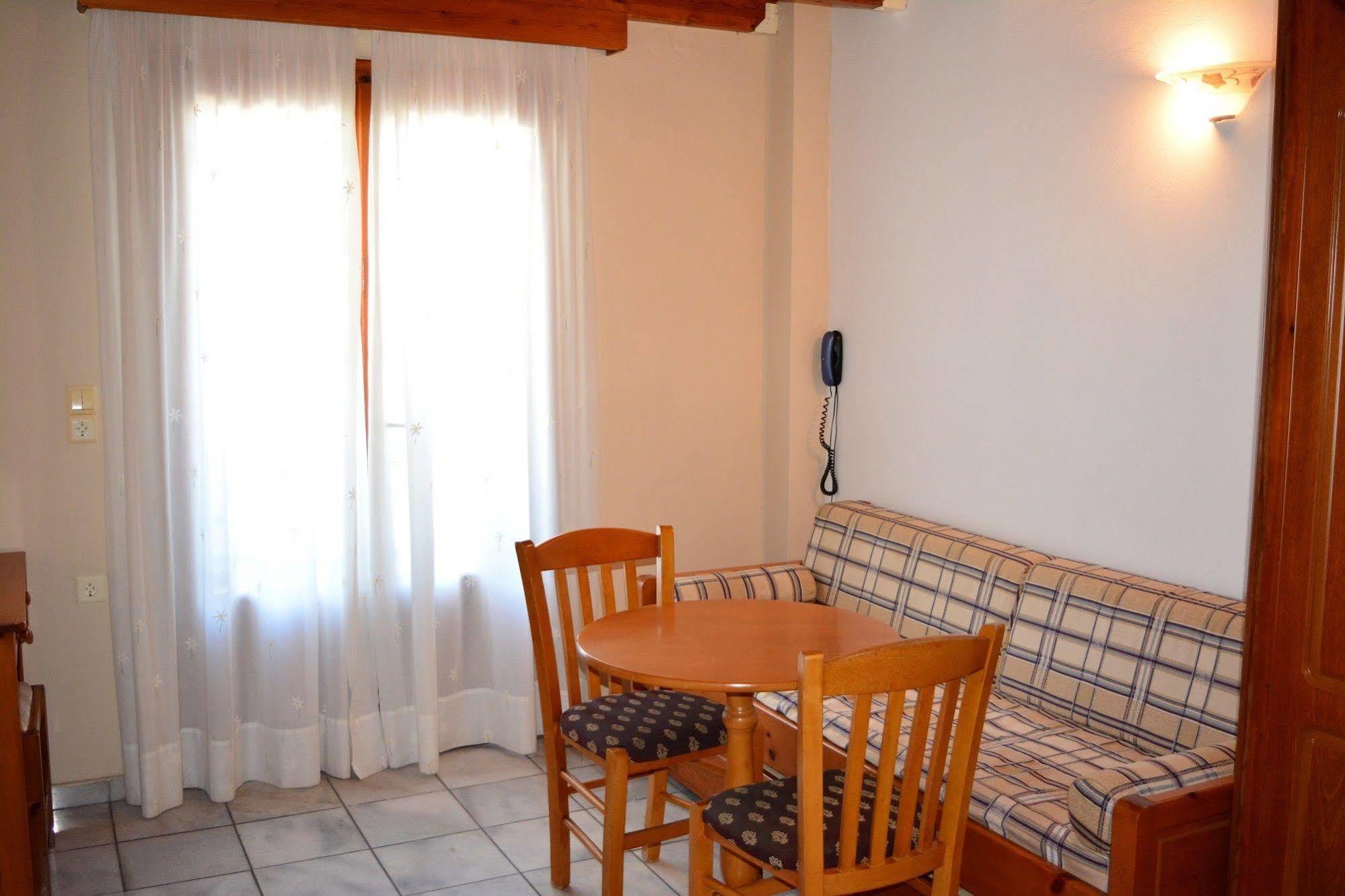 Anemomilos Suites Fira  Dış mekan fotoğraf