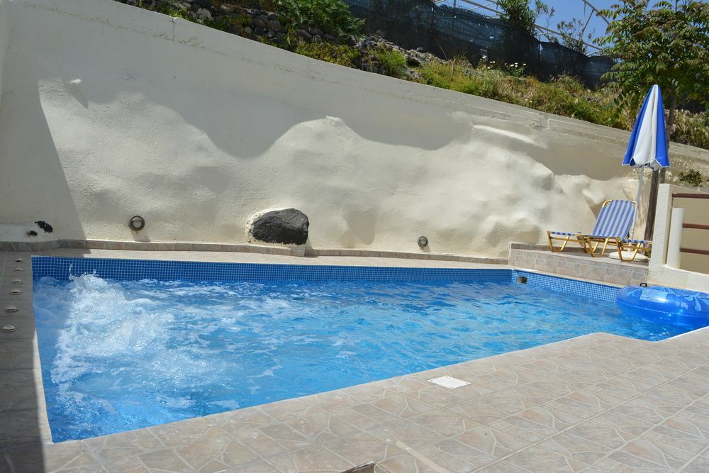 Anemomilos Suites Fira  Dış mekan fotoğraf